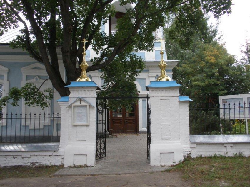 Церковь Введения во храм Пресвятой Богородицы, Дмитров (Дмитровский городской округ, Московская область). дополнительная информация, Ворота храма