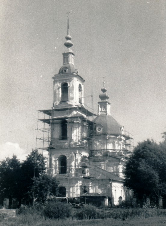 Дмитров. Церковь Введения во храм Пресвятой Богородицы. документальные фотографии