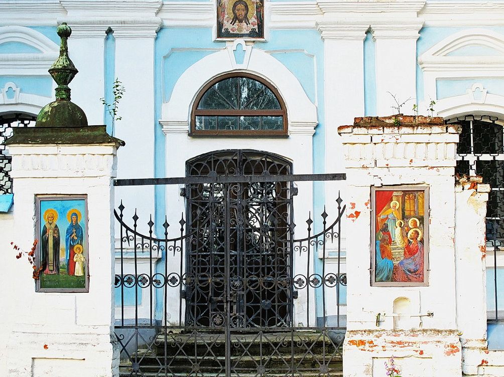 Церковь Введения во храм Пресвятой Богородицы, Дмитров (Дмитровский городской округ, Московская область). архитектурные детали, Введенская церковь в Заречье.Раннее утро.