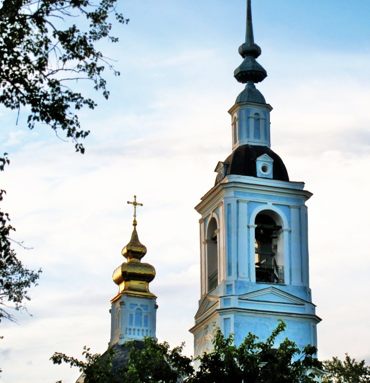 Церковь Введения во храм Пресвятой Богородицы, Дмитров (Дмитровский городской округ, Московская область). архитектурные детали, Введенская церковь в Заречье.Раннее утро.