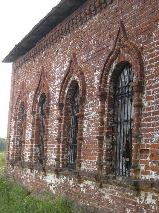 Церковь Воскресения Словущего, Карпово (Дмитровский городской округ, Московская область). архитектурные детали, Церковь Воскресения Словущего в селе Карпово