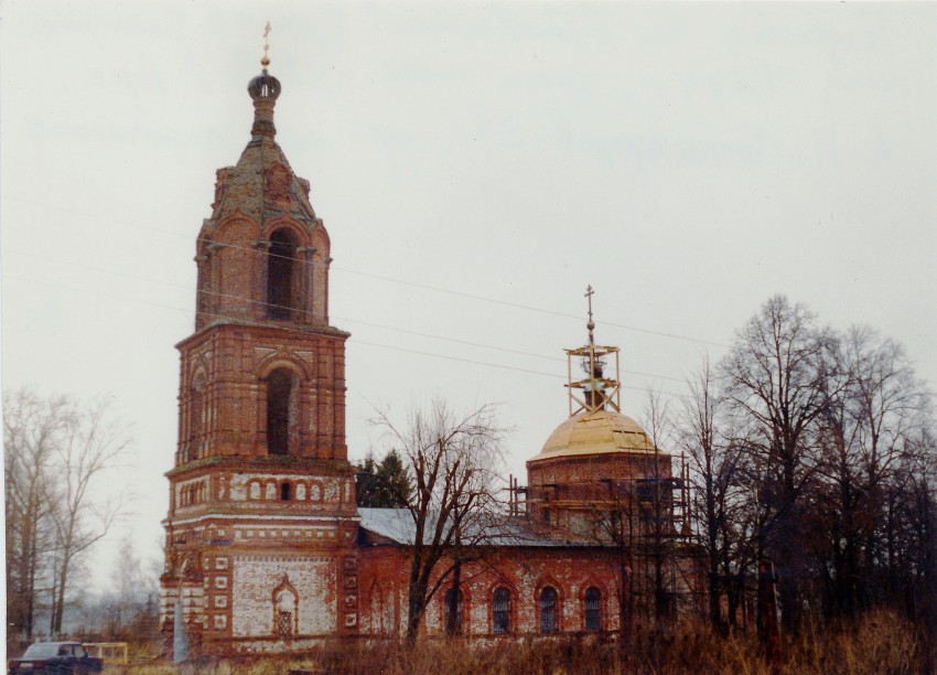 Карпово. Церковь Воскресения Словущего. фасады