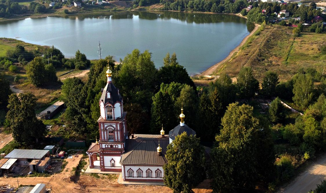 Церковь Воскресения Словущего, Карпово (Дмитровский городской округ, Московская область). общий вид в ландшафте