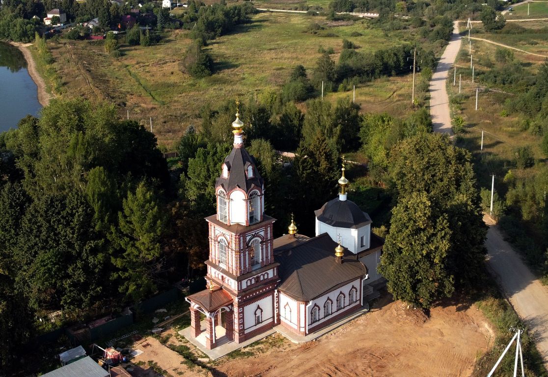 Церковь Воскресения Словущего, Карпово (Дмитровский городской округ, Московская область). общий вид в ландшафте