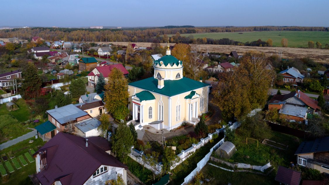 Церковь Вознесения Господня в Перемилове, Яхрома (Дмитровский городской округ, Московская область). общий вид в ландшафте