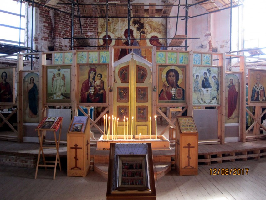 Спасо-Преображенский Соловецкий монастырь. Троицкий скит. Церковь Троицы Живоначальной, Анзерский, остров (Соловецкий район, Архангельская область). интерьер и убранство, Иконостас церкви Троицы Живоначальной.