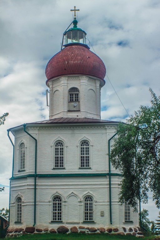 Соловецкие острова. Спасо-Преображенский Соловецкий монастырь. Вознесенский скит. Церковь Вознесения Господня. фасады, Соловецкий церковь-маяк, верхняя точка 98 м от уровня моря