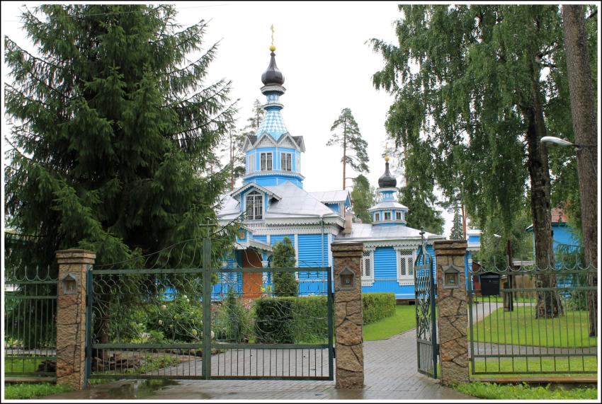 Церковь Петра и Павла, Сиверский (Гатчинский район, Ленинградская область). общий вид в ландшафте