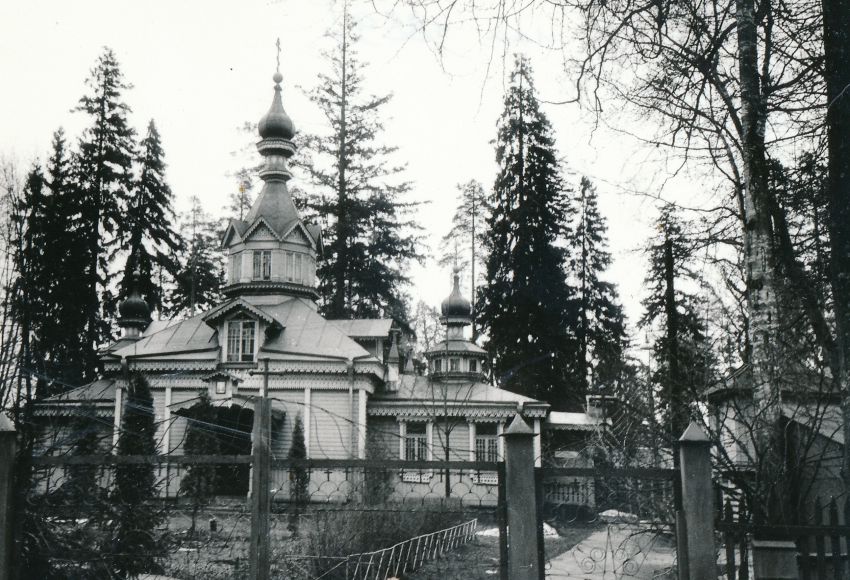Церковь Петра и Павла, Сиверский (Гатчинский район, Ленинградская область). фасады