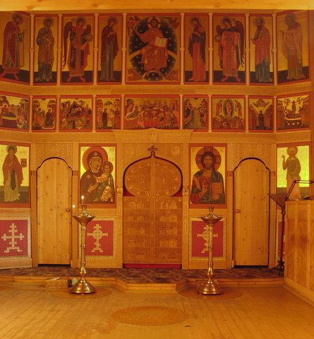 Церковь Смоленской иконы Божией Матери, Дубна (Талдомский городской округ и г. Дубна, Московская область). интерьер и убранство, Фотография предоставлена настоятелем церкви Михаила Архангела г.Талдома  о.И.Шугаевым