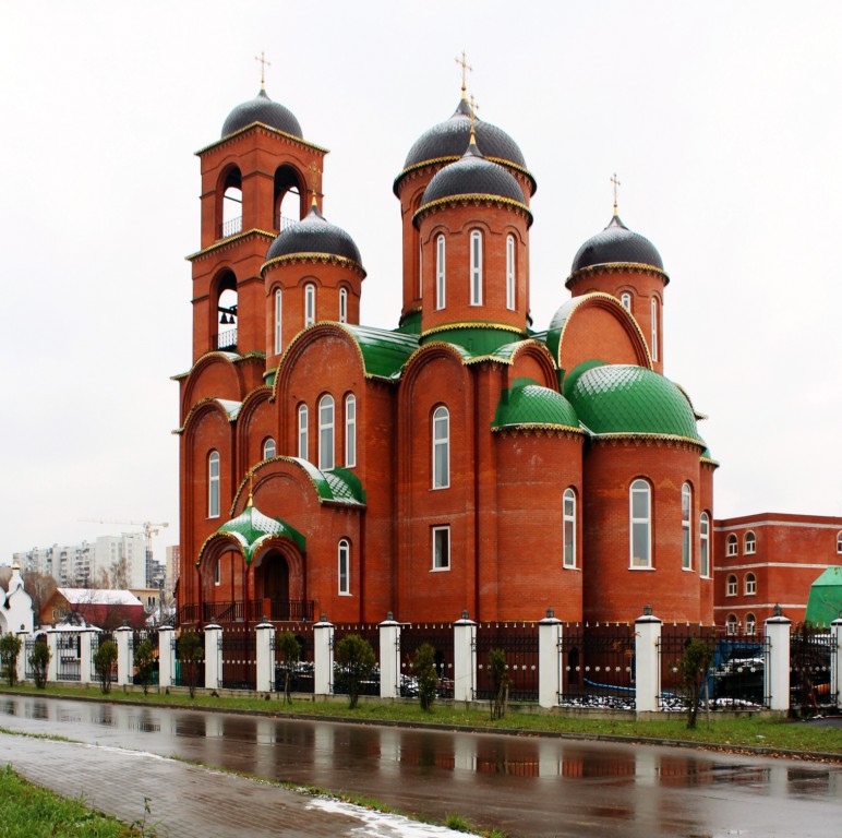 Королёв. Церковь Троицы Живоначальной на Валентиновом поле (каменная). фасады