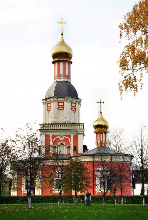 Свиблово. Церковь Троицы Живоначальной в Свиблове. фасады