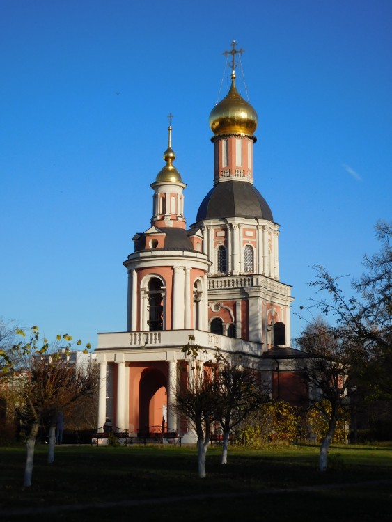 Церковь Троицы Живоначальной в Свиблове, Свиблово (Северо-Восточный административный округ (СВАО), г. Москва). фасады