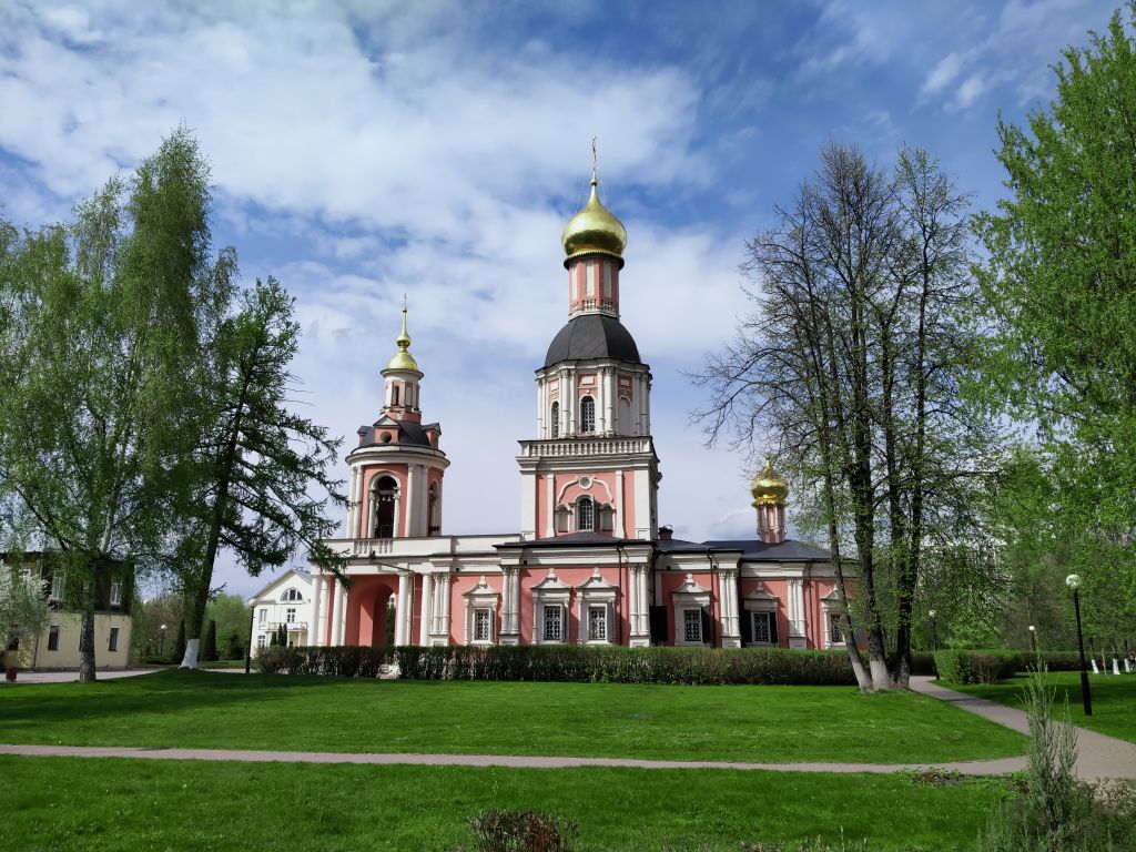 Церковь Троицы Живоначальной в Свиблове, Свиблово (Северо-Восточный административный округ (СВАО), г. Москва). фасады