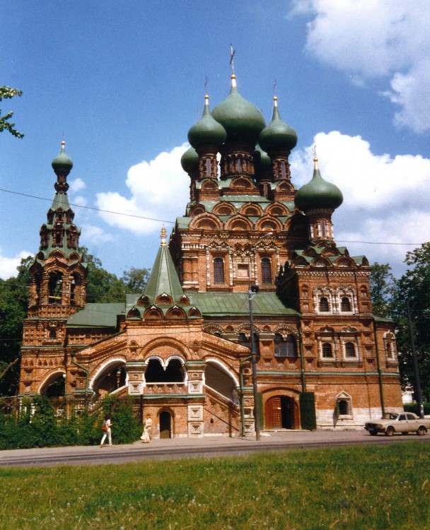 Останкинский. Церковь Троицы Живоначальной в Останкине. фасады