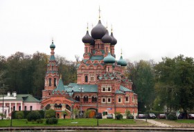 Москва. Церковь Троицы Живоначальной в Останкине