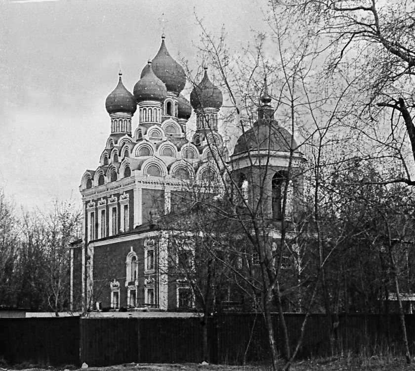 Алексеевский. Церковь Тихвинской иконы Божией Матери в Алексеевском (