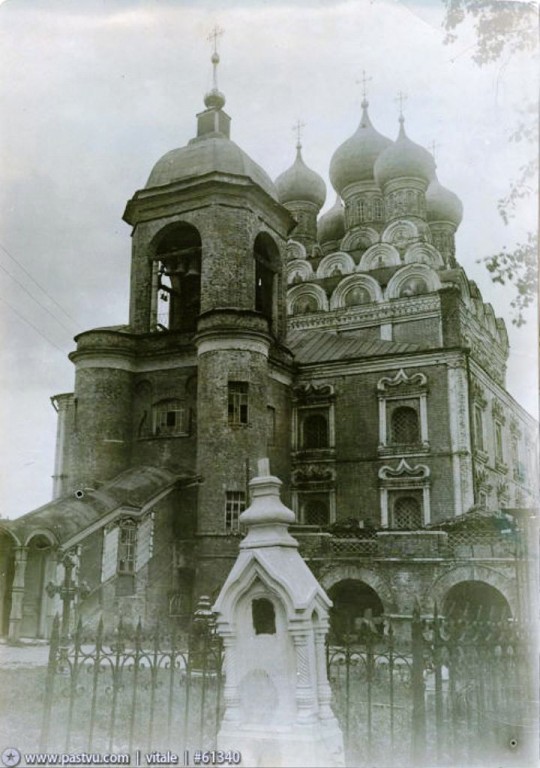 Алексеевский. Церковь Тихвинской иконы Божией Матери в Алексеевском (