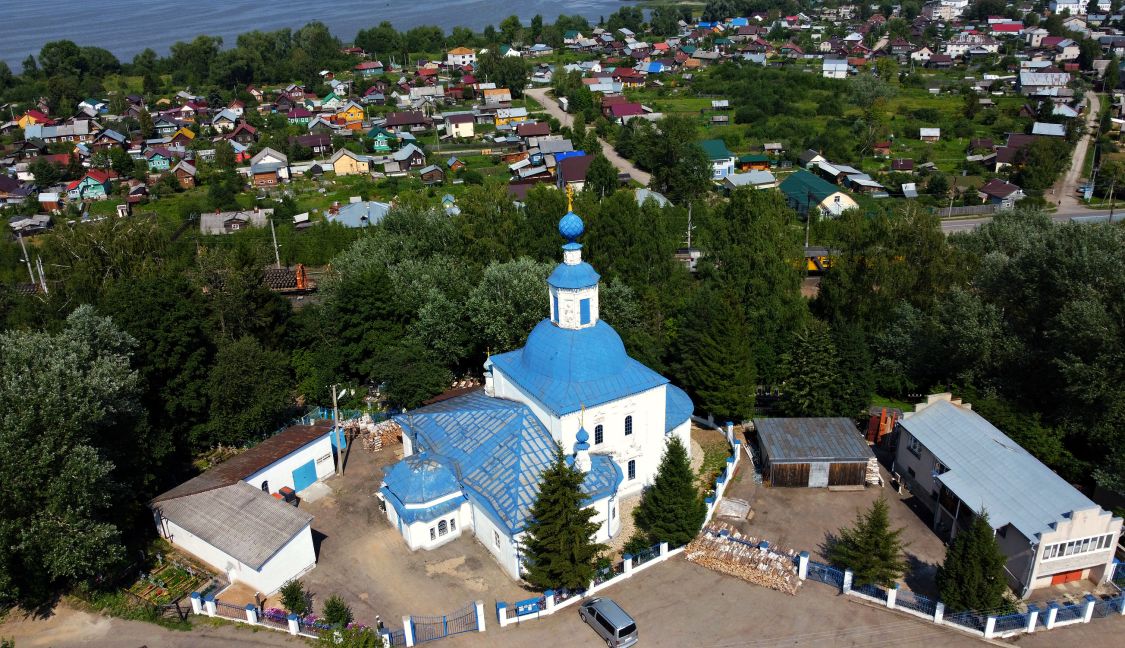 Церковь Космы и Дамиана на Козьмодемьянском погосте, Галич (Галичский район, Костромская область). общий вид в ландшафте