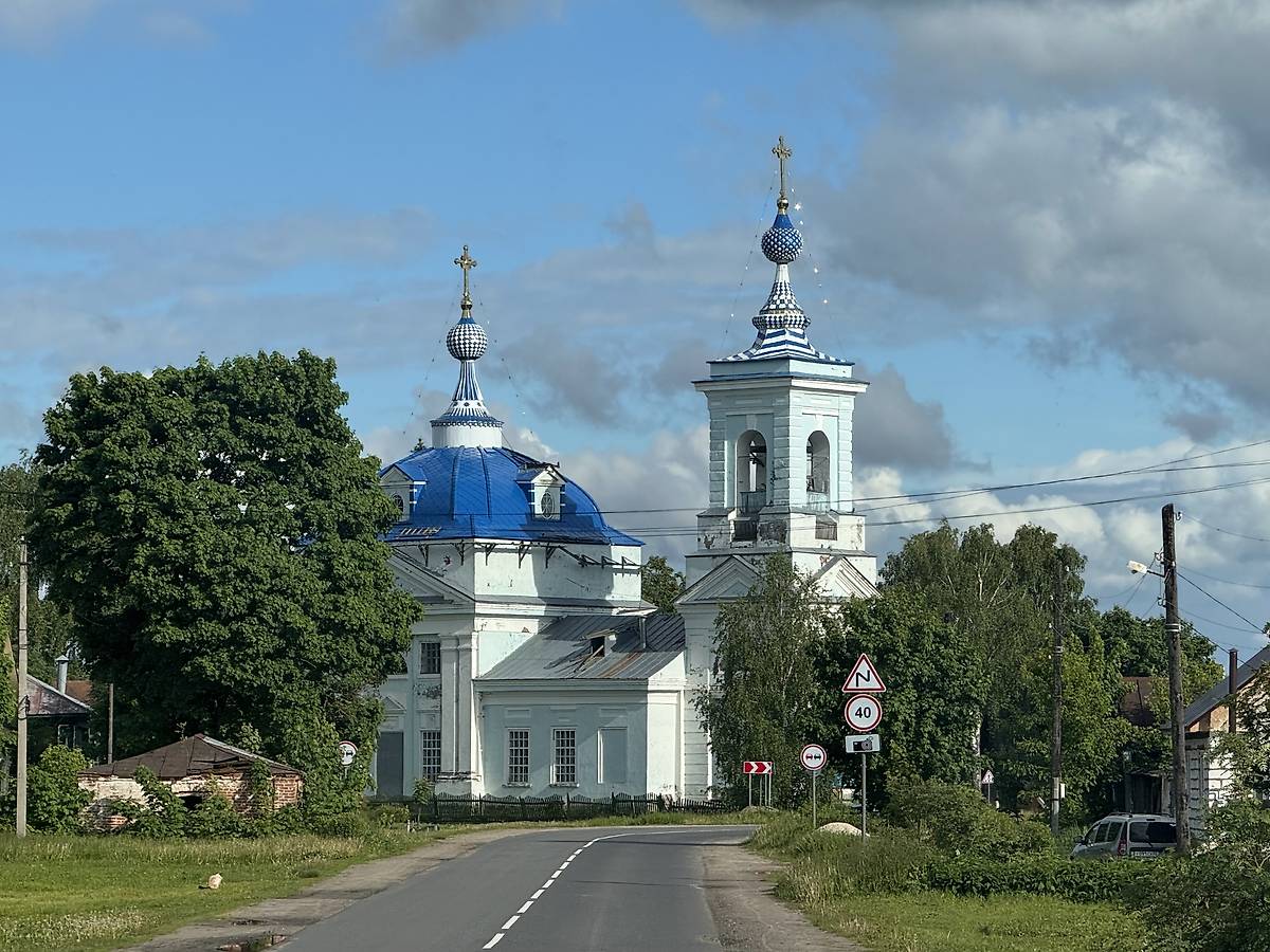 Вид с северо-запада, общий вид в ландшафте. Церковь Успения Пресвятой Богородицы, Которово (Касимовский район и г. Касимов, Рязанская область)