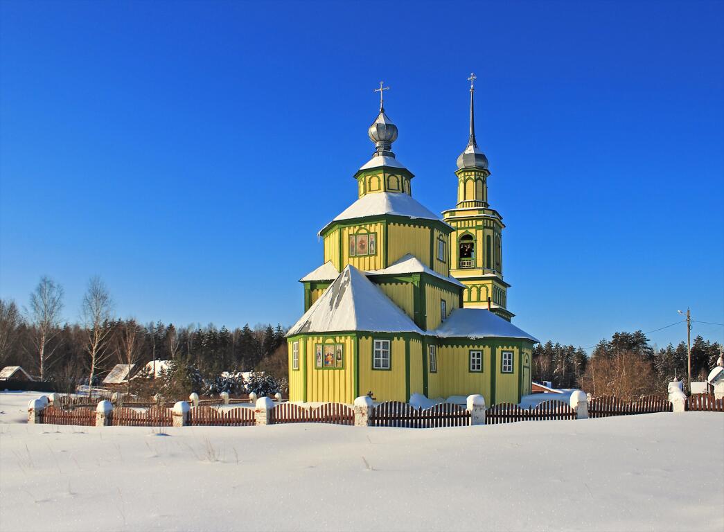 Церковь Рождества Христова, Даньково (Касимовский район и г. Касимов, Рязанская область). общий вид в ландшафте, Вид с востока
