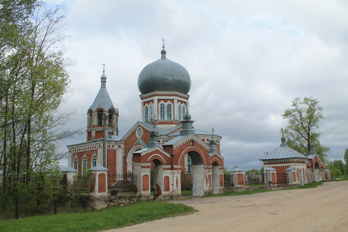 Печёнкино. Церковь Успения Пресвятой Богородицы. фасады