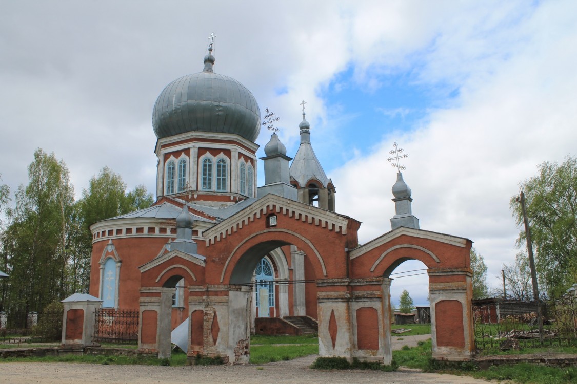 Церковь Успения Пресвятой Богородицы, Печёнкино (Шарьинский район, Костромская область). фасады