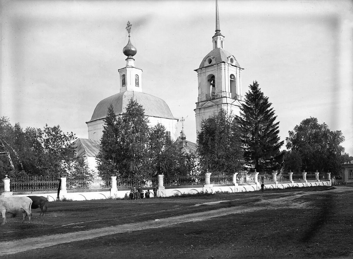 Фото 1906-1908 годов из фондов Костромского государственного историко-архитектурного и художественного музея-заповедника. Автор Василий Николаевич Кларк, архивная фотография. Кафедральный собор Рождества Христова, Макарьев (Макарьевский район, Костромская область)