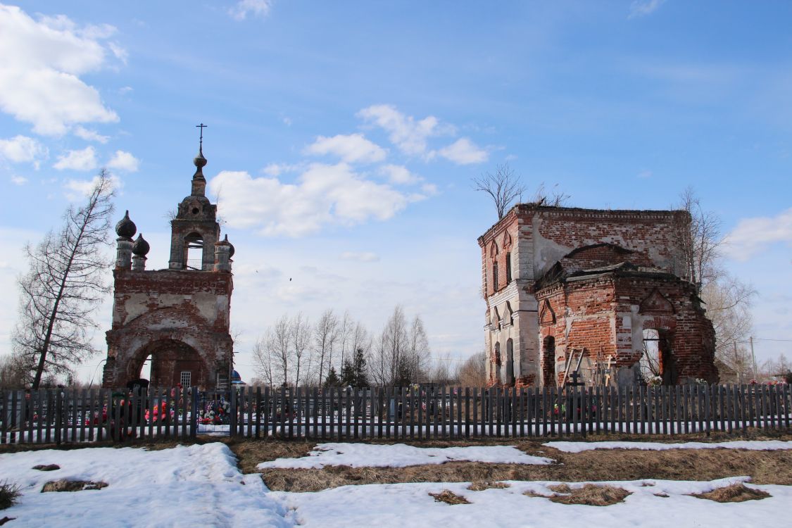 Храмовый комплекс. Церкви Покрова Пресвятой Богородицы и Космы и Дамиана, Покров-Рогули (Пошехонский район, Ярославская область). фасады