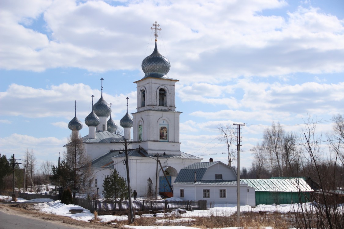Церковь Жён-мироносиц, Дмитриевское (Пошехонский район, Ярославская область). фасады