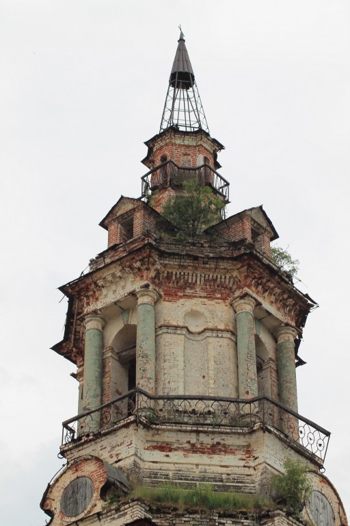Среднеивкино. Церковь Троицы Живоначальной. архитектурные детали