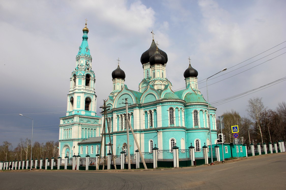 Яранск. Собор Троицы Живоначальной. фасады