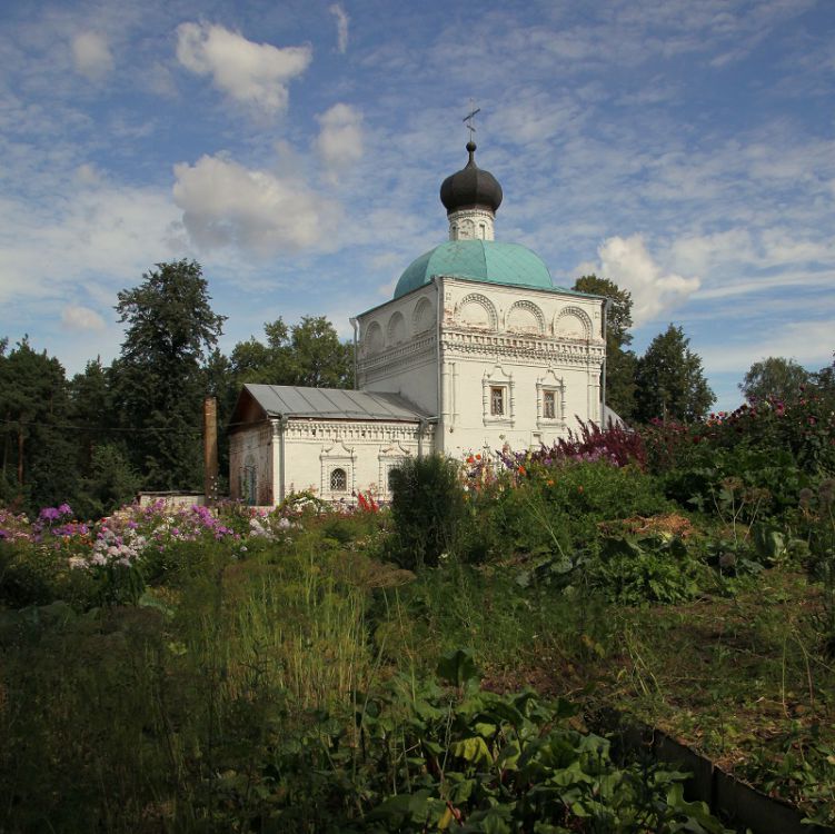 Яранск. Церковь Благовещения Пресвятой Богородицы. общий вид в ландшафте