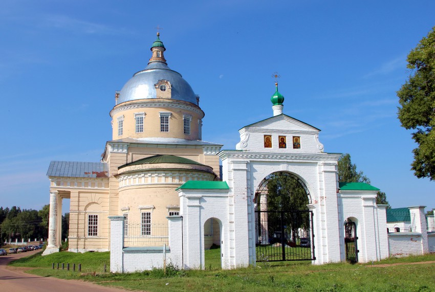 Великорецкое. Храмовый комплекс. Церкви Николая Чудотворца и Спаса Преображения. фасады