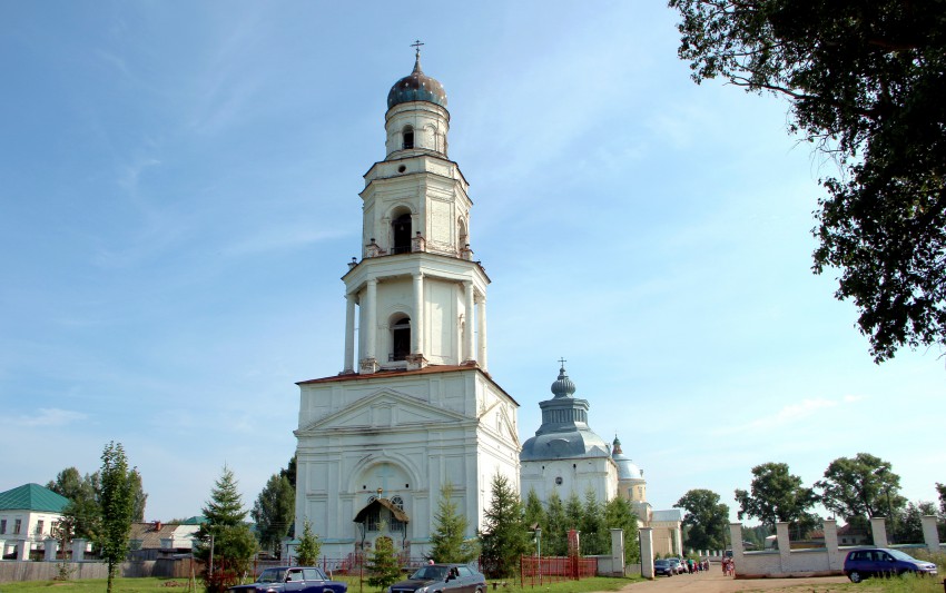 Великорецкое. Храмовый комплекс. Церкви Николая Чудотворца и Спаса Преображения. фасады