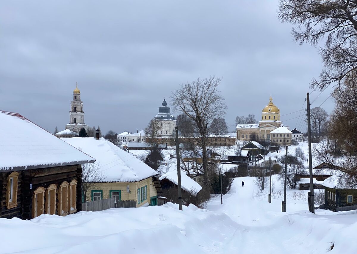 Храмовый комплекс. Церкви Николая Чудотворца и Преображения Господня, Великорецкое (Юрьянский район, Кировская область). фасады, Вид с Малобарановской улицы