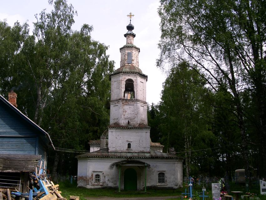 Погода лальск кировской лузского. Лальск Церковь. Лальск Кировская область. Лальск кладбище.