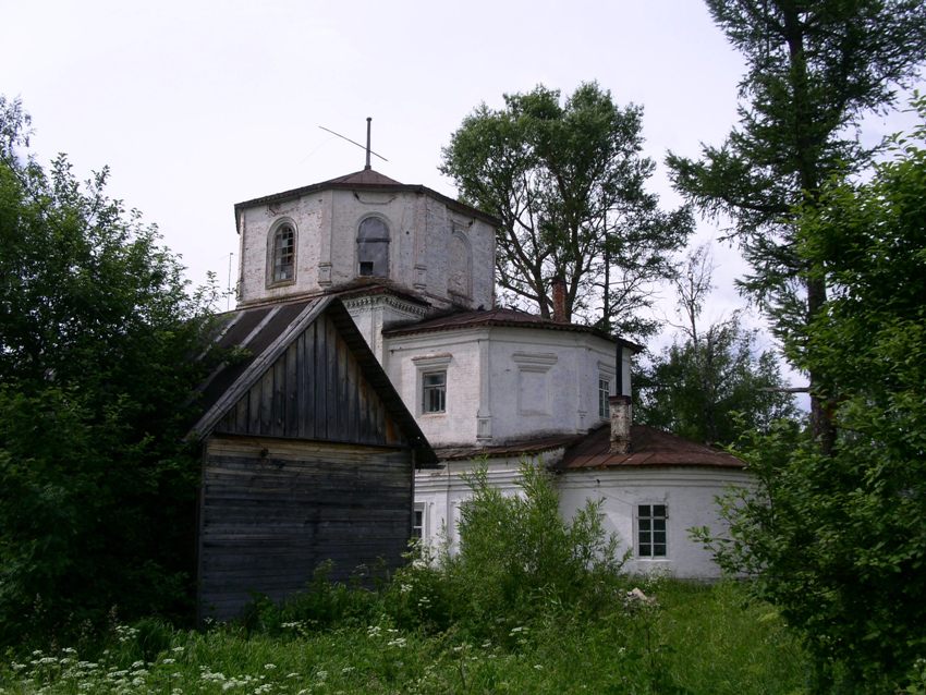 Церковь Преображения Господня, Лальск (Лузский район, Кировская область). фасады, апсиды, вид с юго-востока