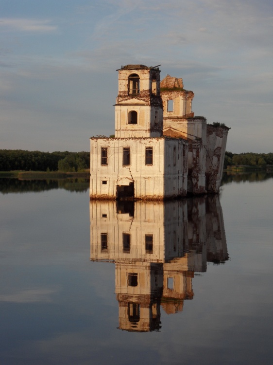 Крохино (акватория Шекснинского водохранилища). Церковь Рождества Христова. фасады