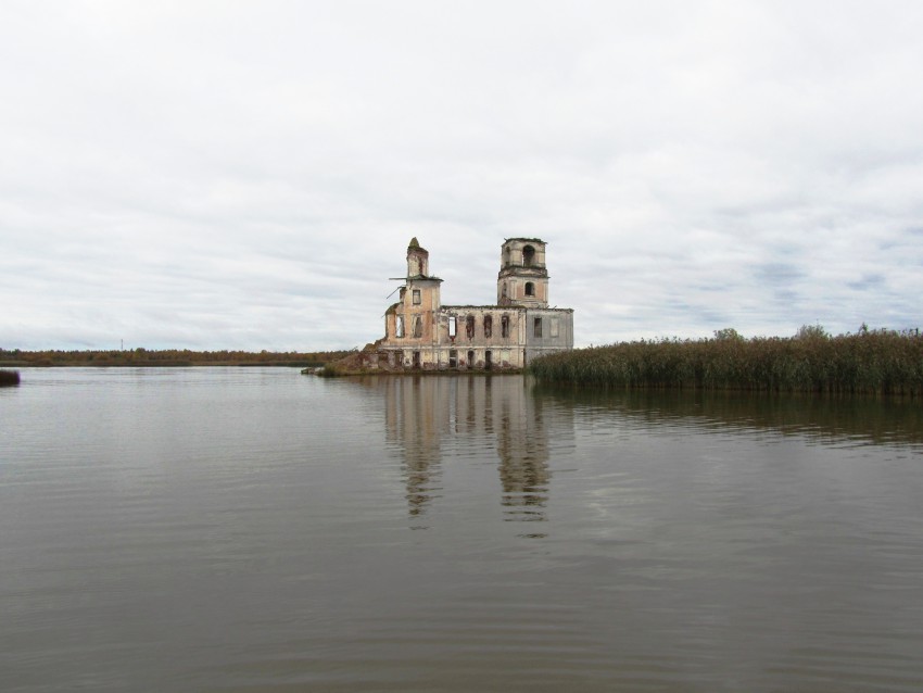 Церковь Рождества Христова, Крохино (акватория Шекснинского водохранилища) (Белозерский район, Вологодская область). общий вид в ландшафте, вид с севера