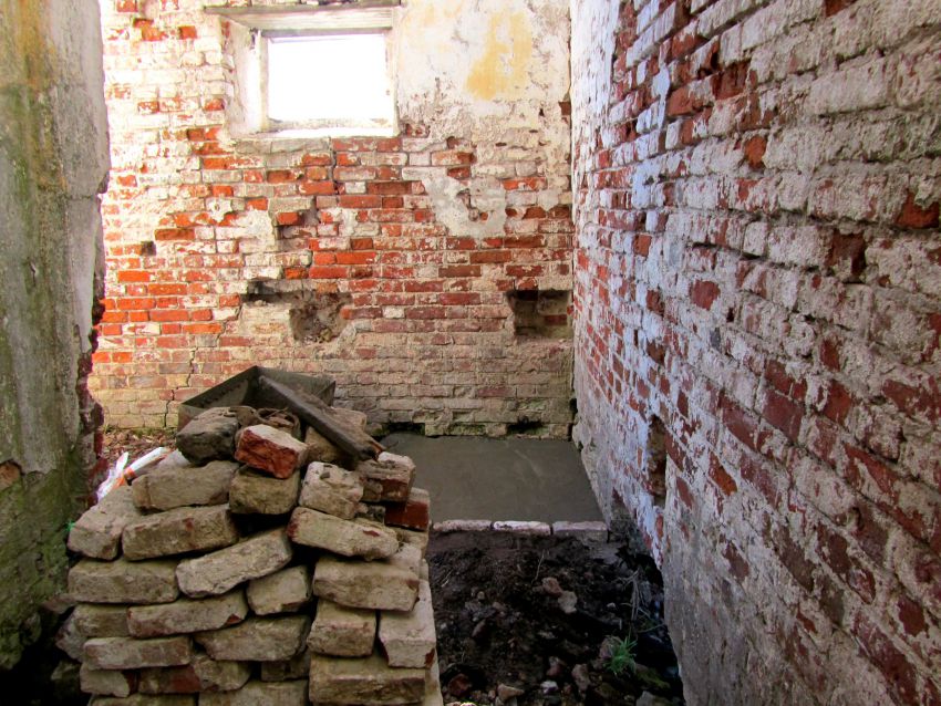 Церковь Рождества Христова, Крохино (акватория Шекснинского водохранилища) (Белозерский район, Вологодская область). интерьер и убранство, подготовительные работы по устройству защитного контрфорса в северо-западной части