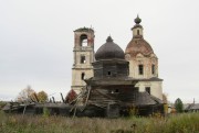 Храмовый комплекс. Церкви Воздвижения Креста Господня и Успения Пресвятой Богородицы, вид с юга<br>, Ухтома, Вашкинский район, Вологодская область