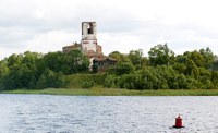 Церковь Благовещения Пресвятой Богородицы, церковь в селе Волокославино - вид с реки<br>, Волокославинское, Кирилловский район, Вологодская область