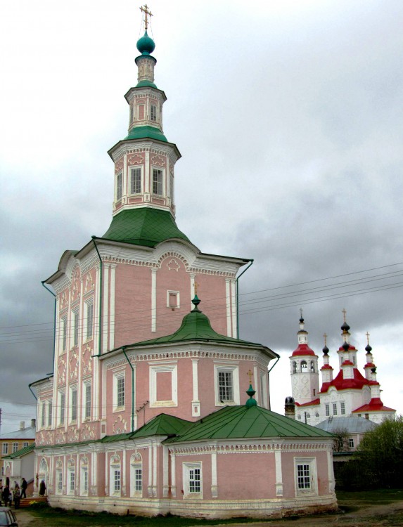 Церковь Рождества Христова, Тотьма (Тотемский район, Вологодская область). фасады, на фоне Входоиерусалимской церкви
