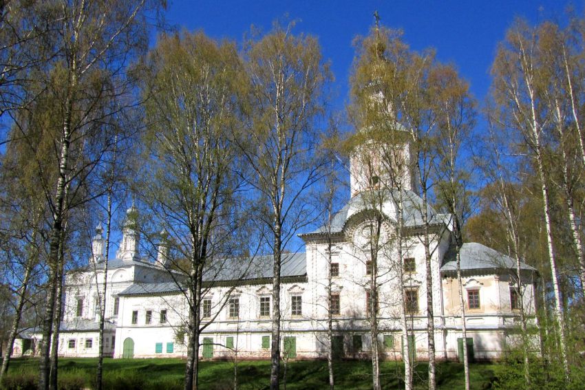 Великий Устюг. Устюжский Спасо-Преображенский женский монастырь. фасады, вид с юго-востока