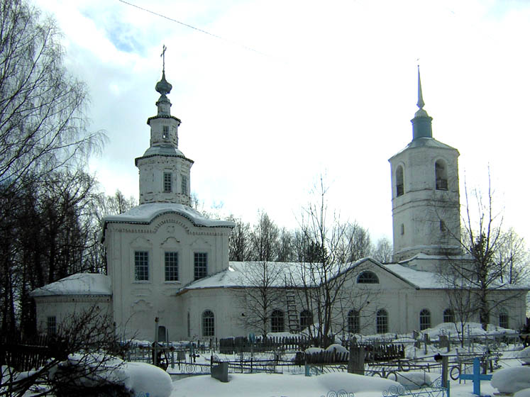 Церковь Введения во храм Пресвятой Богородицы Устьнедумская, Озерская (Лузский район, Кировская область). общий вид в ландшафте