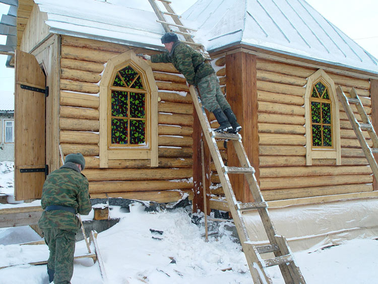 Часовня Илии Муромского при военном городке пограничных войск ФСБ, Петропавловск-Камчатский (Петропавловск-Камчатский, город, Камчатский край). документальные фотографии, Строительство часовни силами воинов-пограничников. Автор фото: Дудко Сергей Евгеньевич
