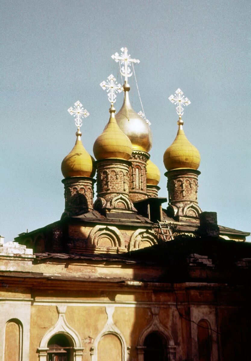 Церковь Георгия Победоносца (Покрова Пресвятой Богородицы) на Псковской горе, Тверской (Центральный административный округ (ЦАО), г. Москва). архитектурные детали, Скан слайда из домашнего архива. Снято в семидесятые годы.