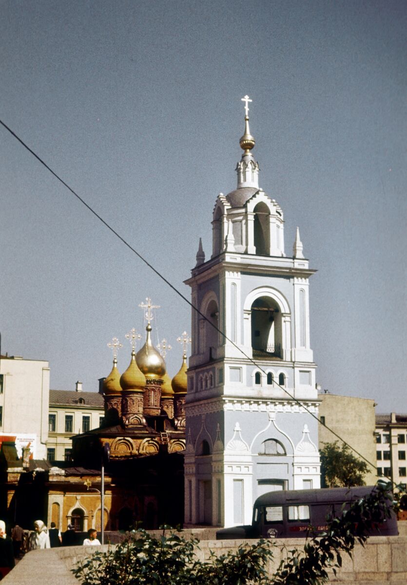 Церковь Георгия Победоносца (Покрова Пресвятой Богородицы) на Псковской горе, Тверской (Центральный административный округ (ЦАО), г. Москва). фасады, Скан слайда из домашнего архива. Снято в семидесятые годы.