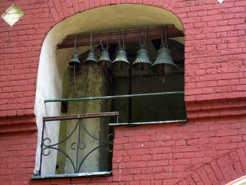Часовня Симеона, епископа Персидского, на Пятницком кладбище, Алексеевский (Северо-Восточный административный округ (СВАО), г. Москва). дополнительная информация, Звонница часовни Симеона, епископа Персидского, на Пятницком кладбище.